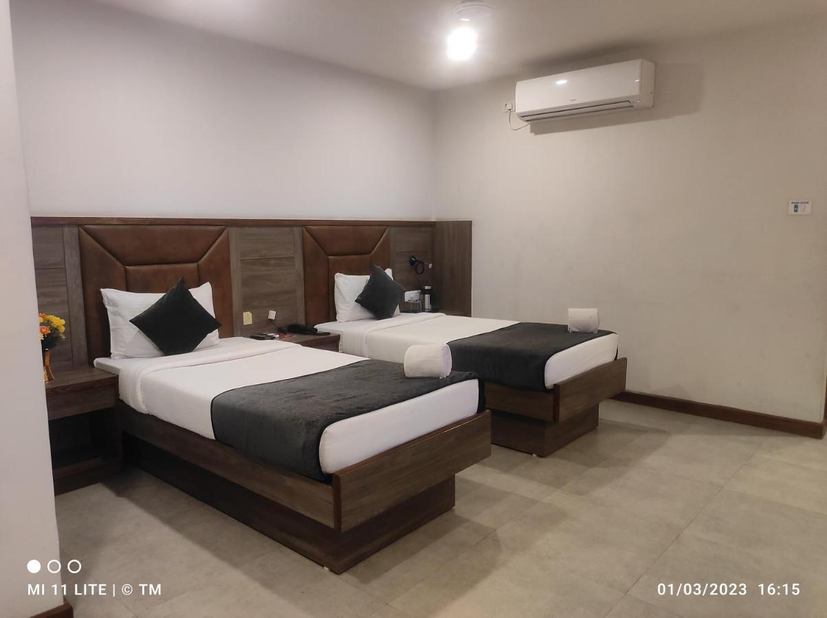 Hotel K79 Jamshedpur Exteriör bild