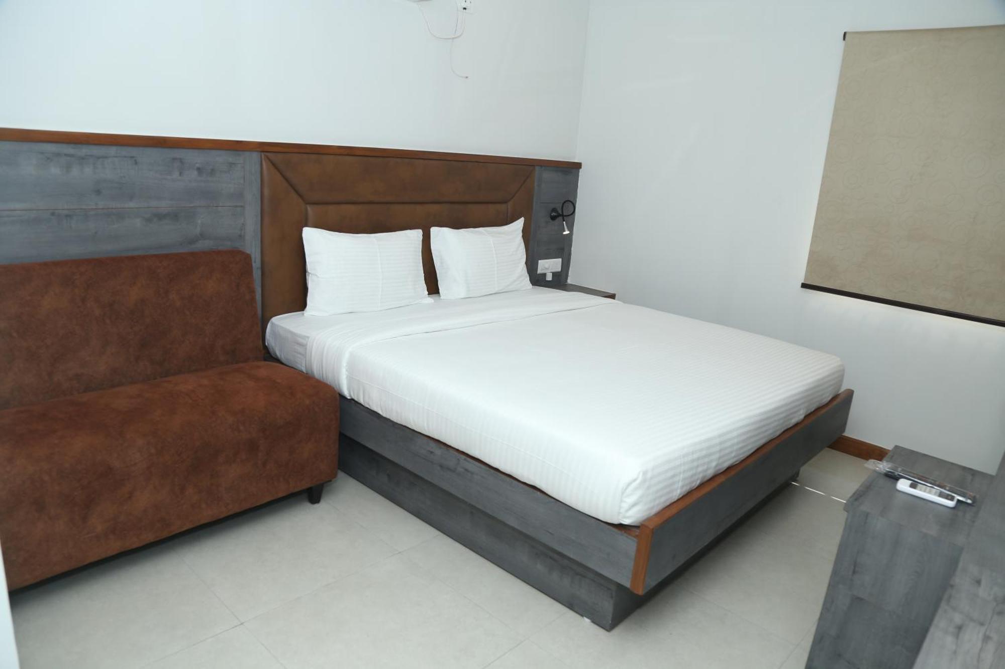 Hotel K79 Jamshedpur Exteriör bild