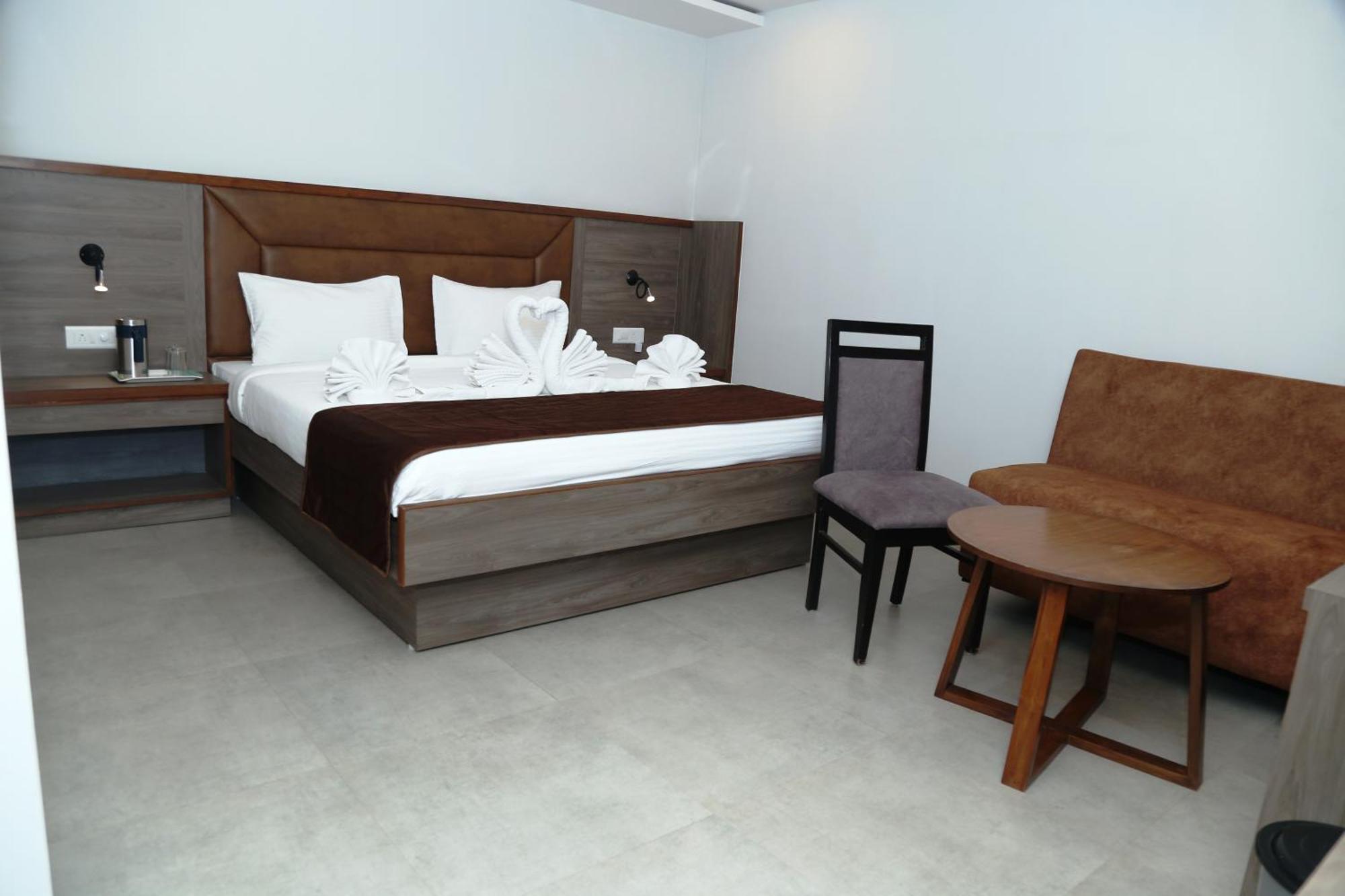Hotel K79 Jamshedpur Exteriör bild